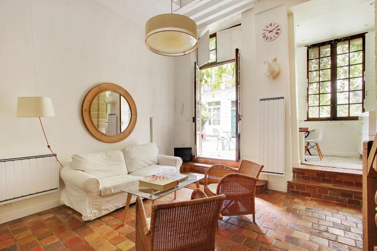 Authentique Loft Duplex Au Coeur Du Marais Parigi